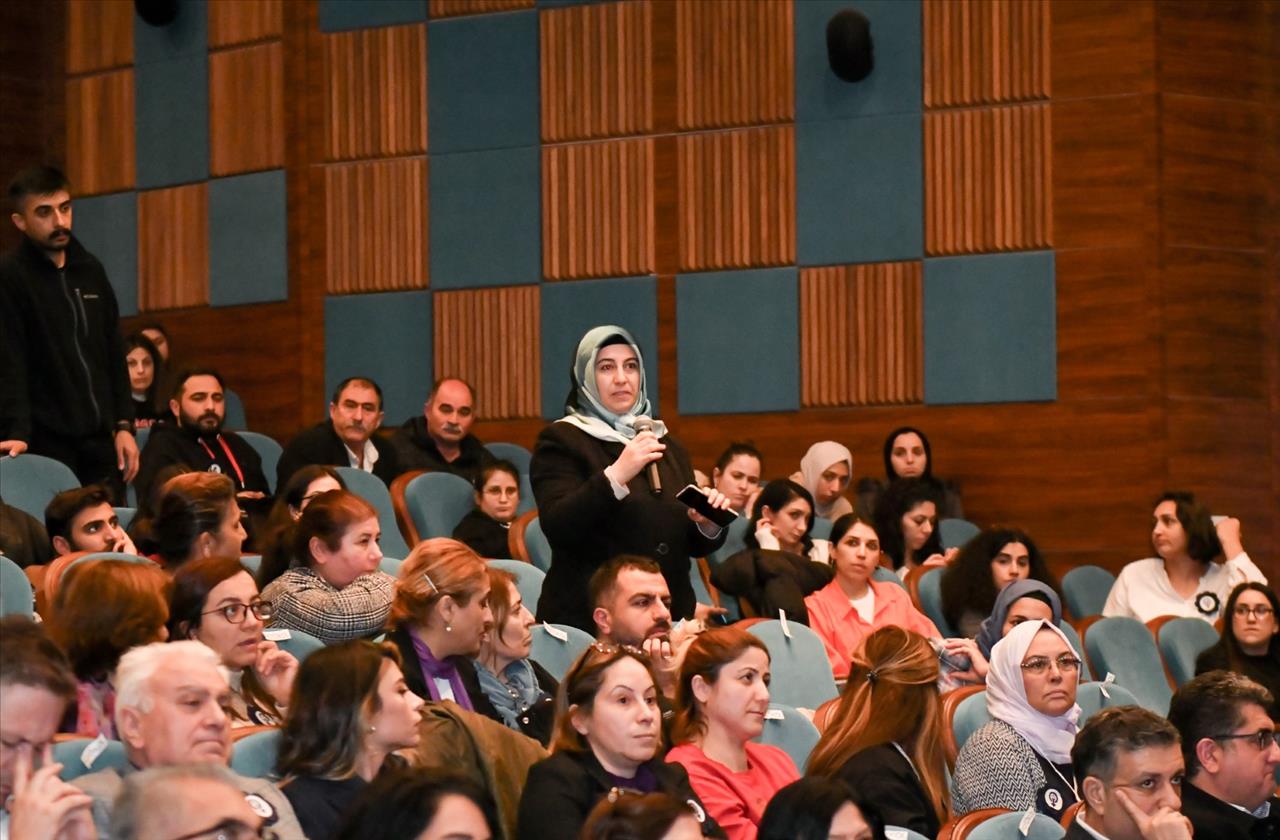 İstanbul Barosu Başkanı Filiz Saraç Esenyurt’ta Seminer Verdi