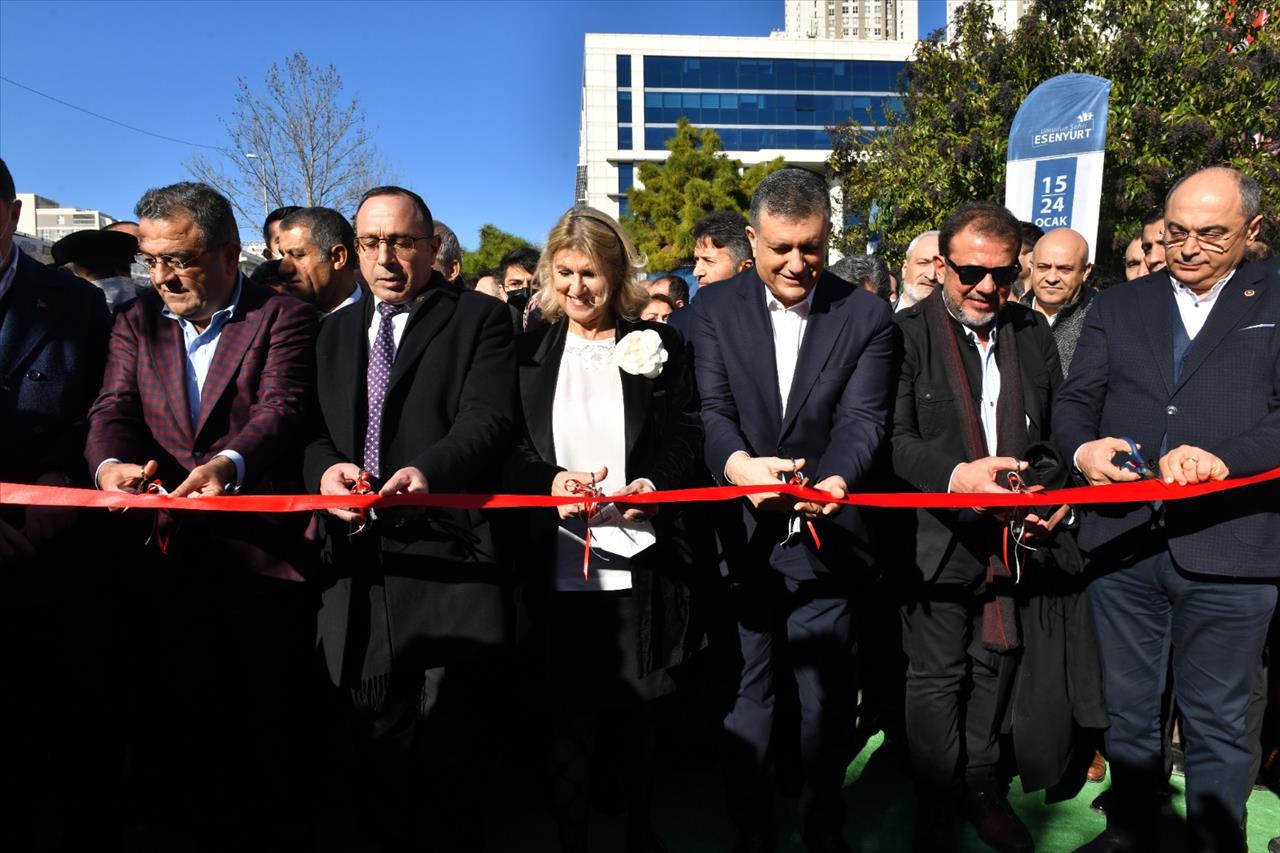 Esenyurt Edebiyat Ve Sanat Festivali Kapılarını Açtı