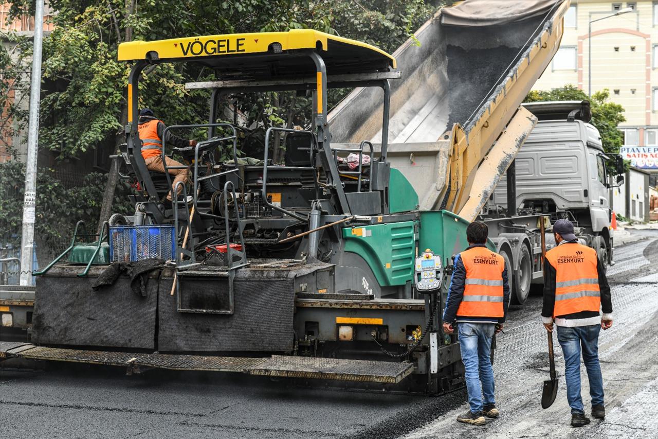 Esenyurt’ta Asfalt Çalışmaları Devam Ediyor