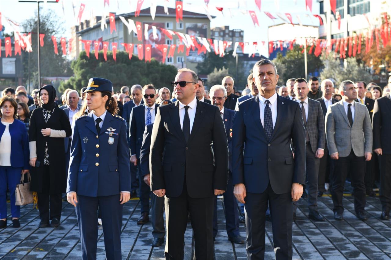 Esenyurt Ata’sını Saygı Ve Minnetle Andı