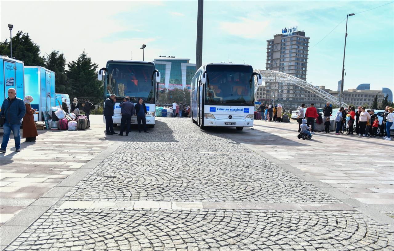 57 Suriyeli Daha Esenyurt’tan Ülkelerine Döndü