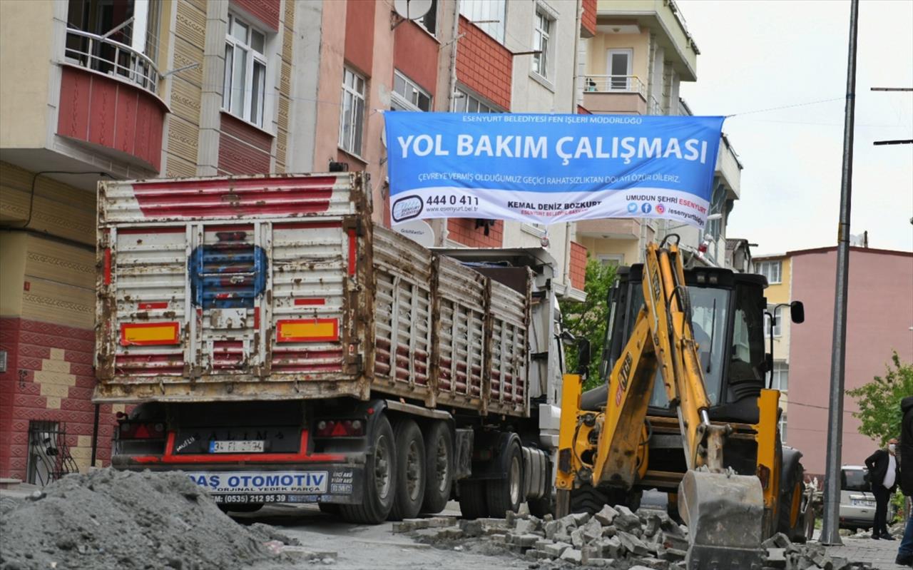 Esenyurt’ta Cadde Ve Sokaklar Yenileniyor