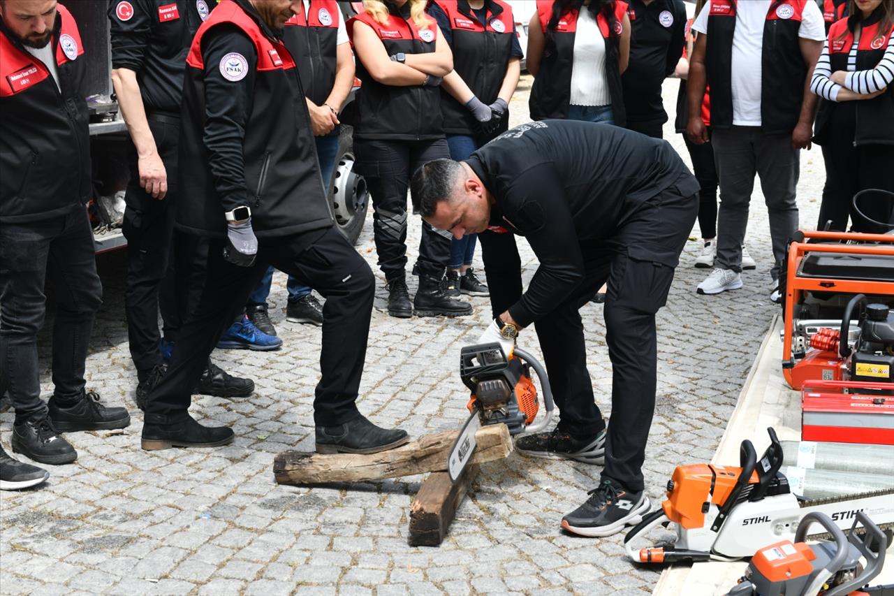 Esenyurt’un Kahramanları Olası Afetlere Hazır