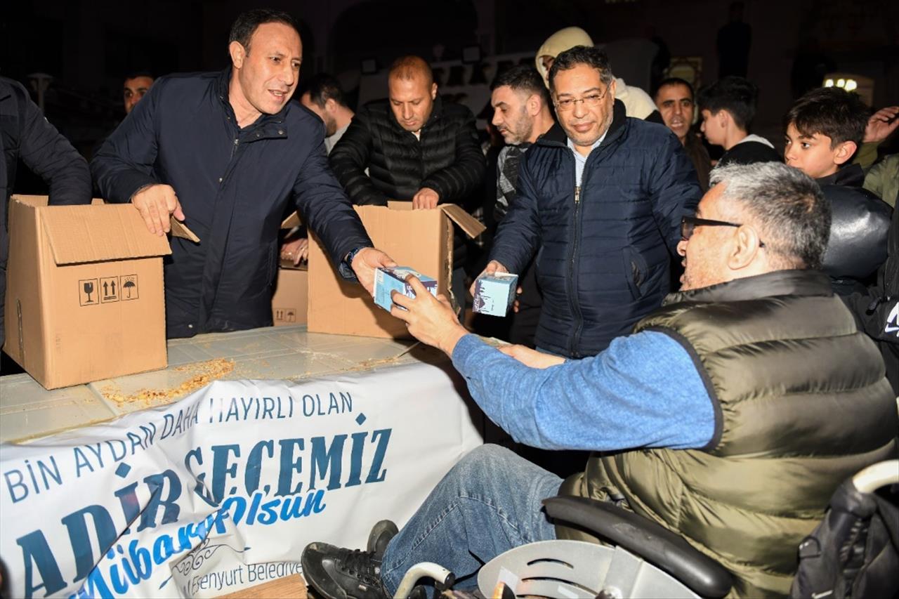 Kadir Gecesi’nde binlerce Esenyurtlu aynı sofrada buluştu