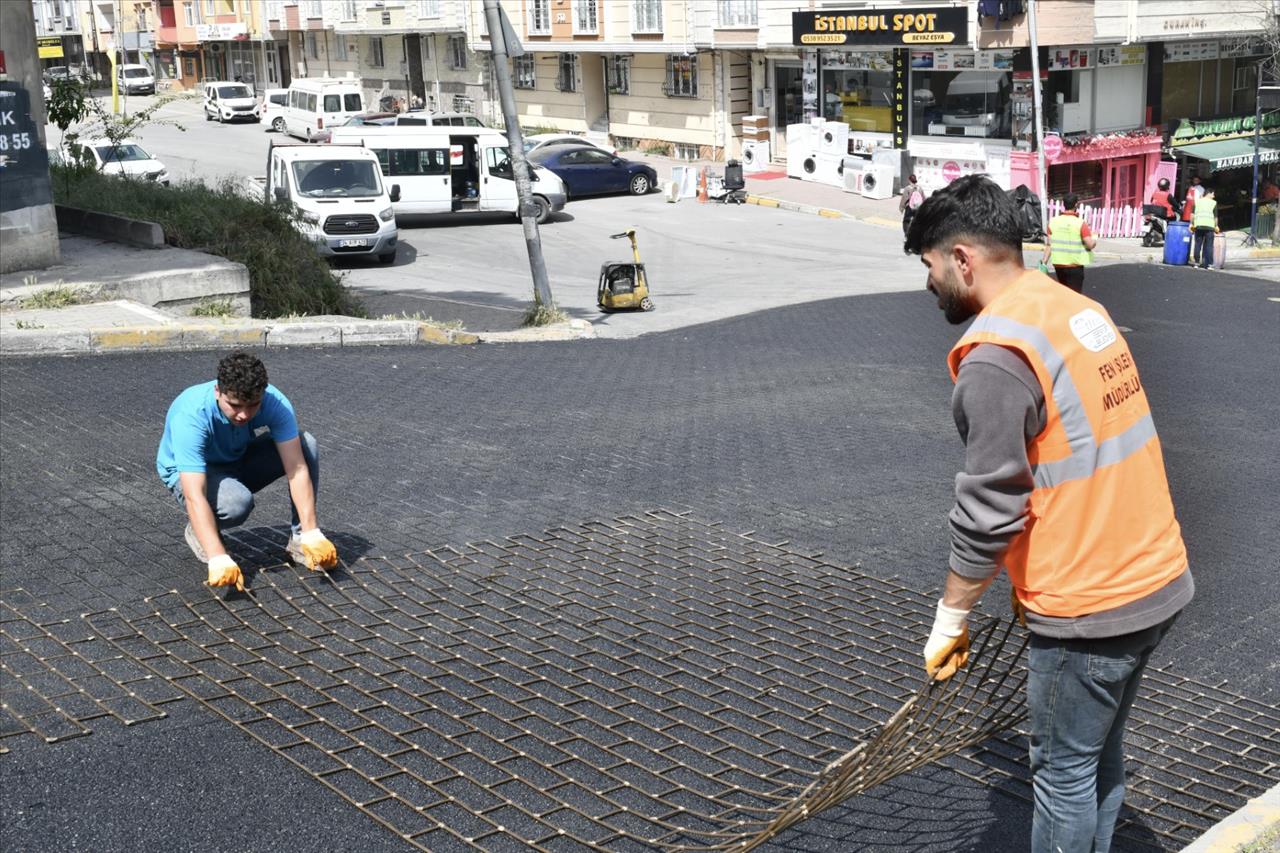 Esenyurt’un Yolları Yenileniyor