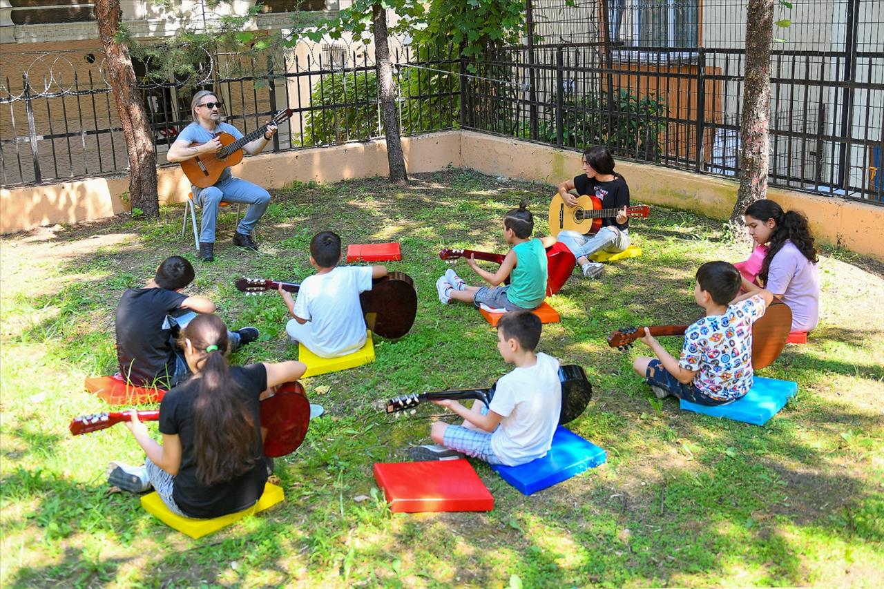 Esenyurtlu Çocuklar, Kültür Akademisi İle Gelişiyor Ve Sosyalleşiyor