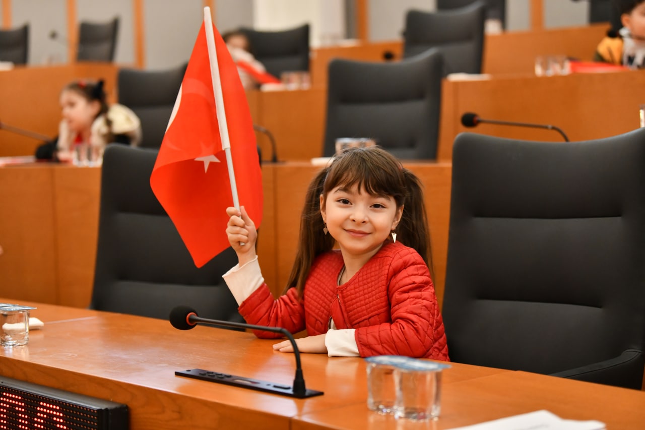 Esenyurt Belediyesi’nde Meclis Koltukları Çocukların Oldu