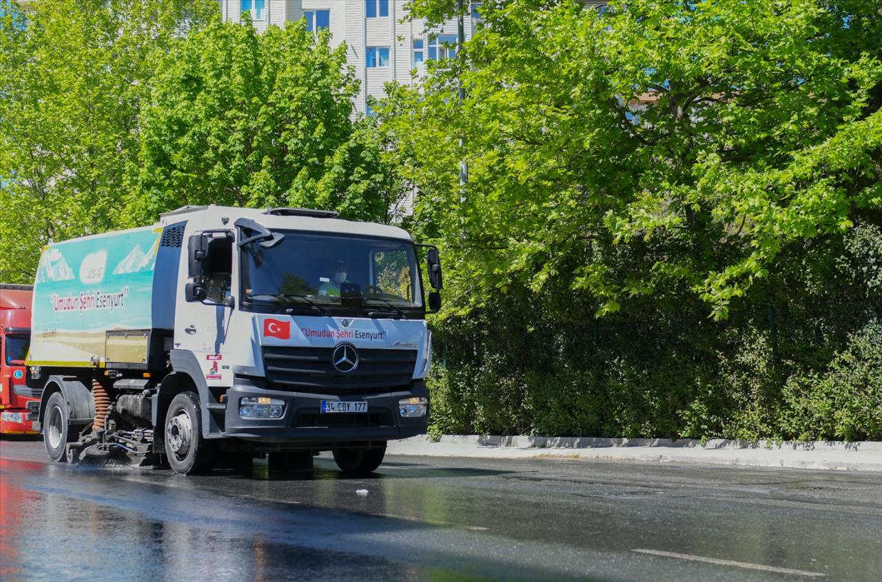 Esenyurt Sokaklarında Bayram Öncesi Hummalı Çalışma