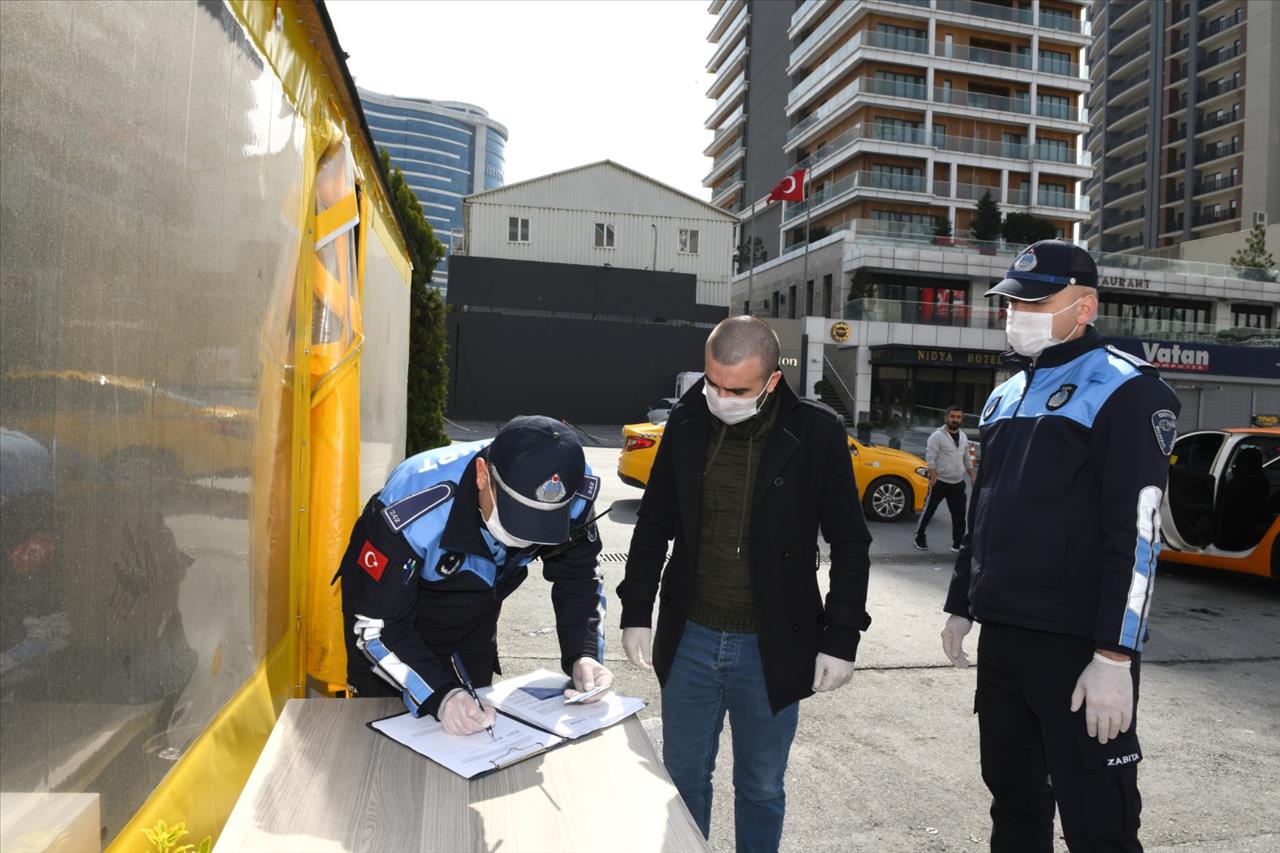 Esenyurt Zabıtasından Ticari Taksilere Tek-Çift Plaka Denetimi