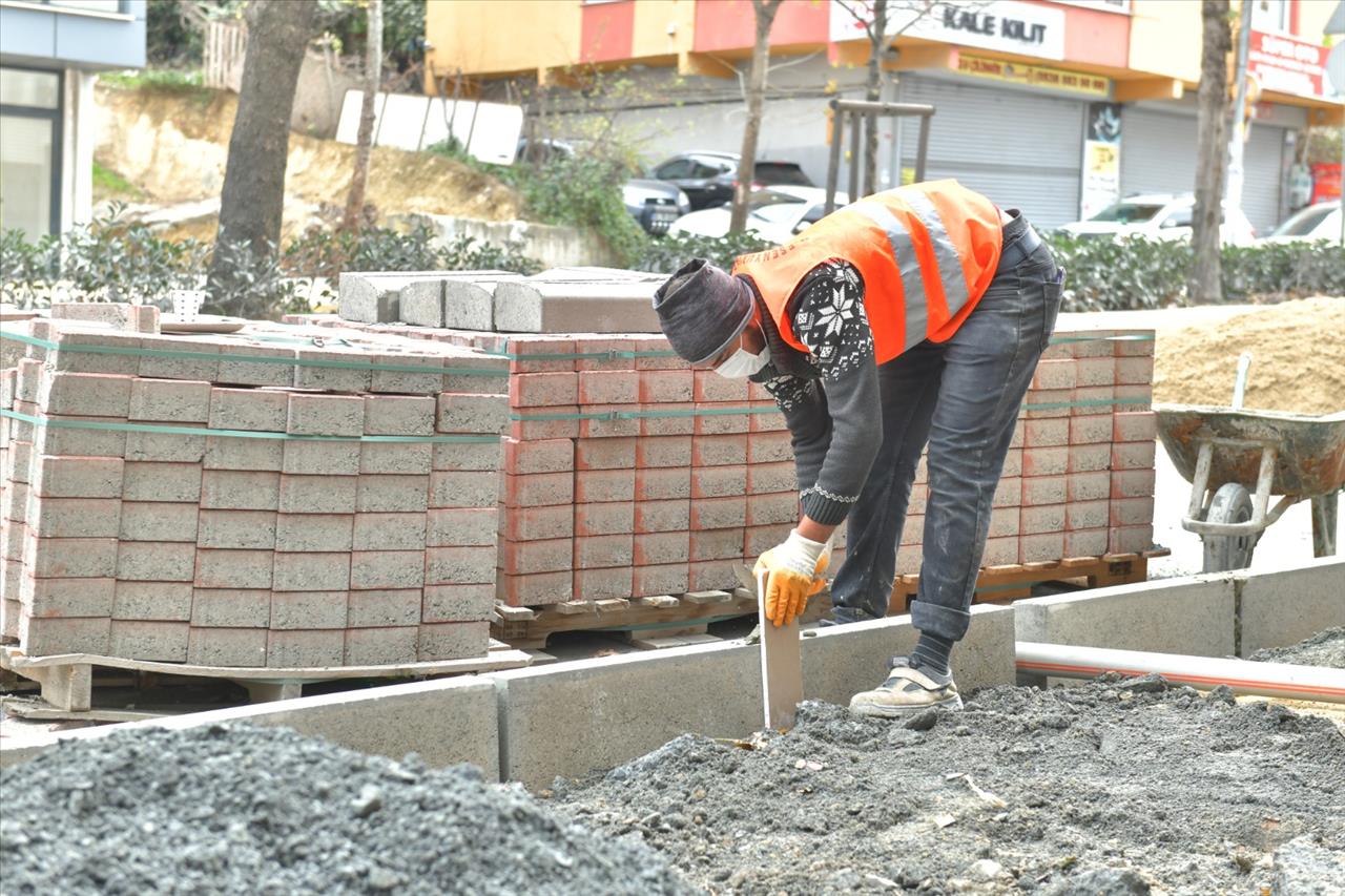 Esenyurt’ta Bozuk Yol Ve Kaldırımlar Yenilenmeye Devam Ediyor