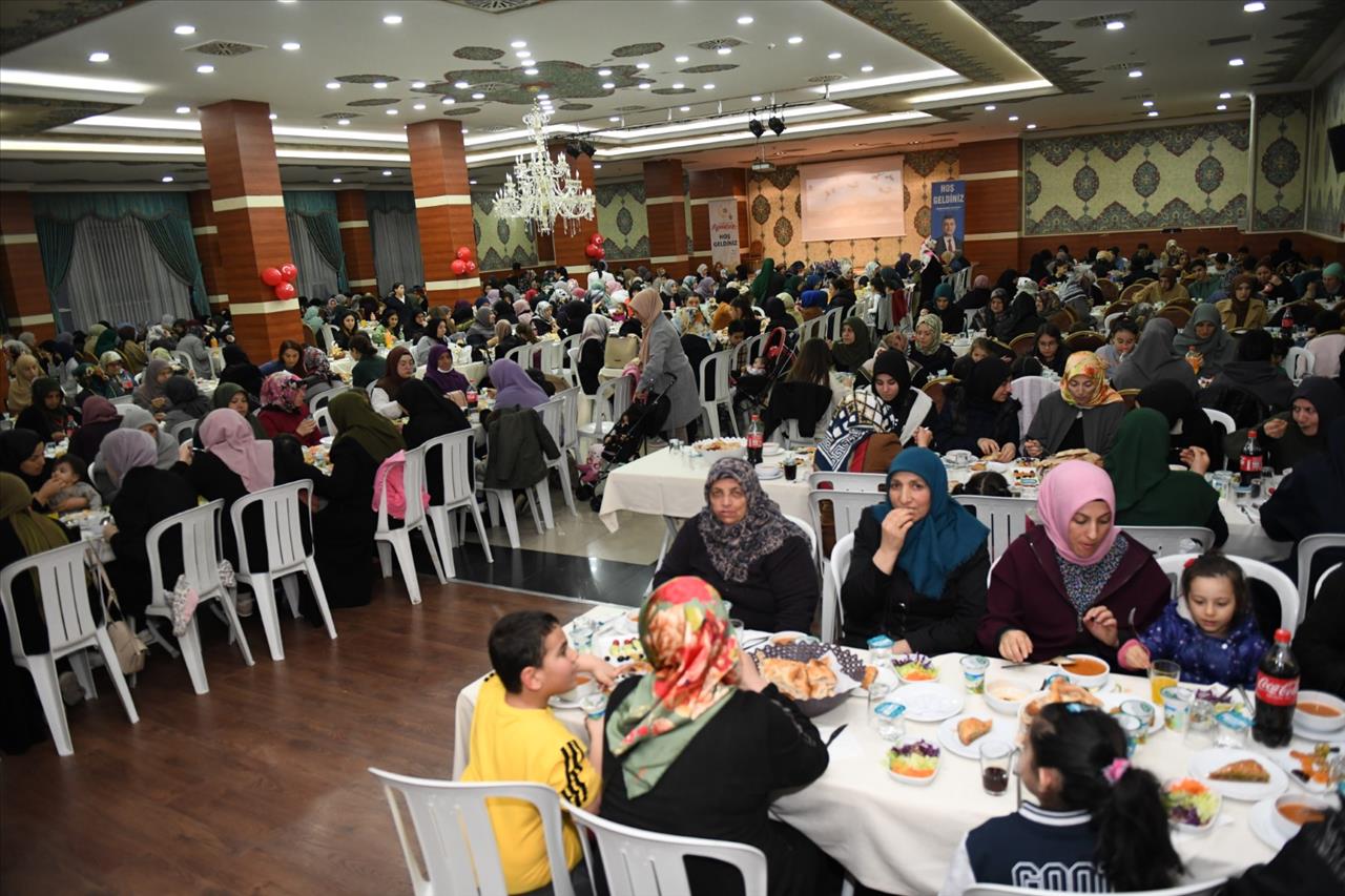 “Onun Bize Bıraktıklarını Kavramak İçin Buradayız”