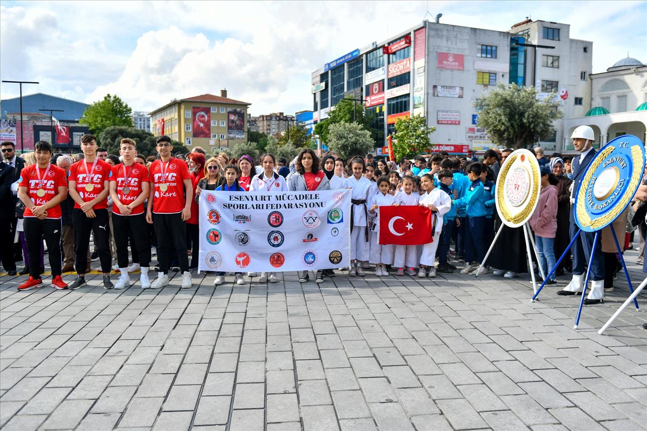 19 Mayıs, Esenyurt’ta Törenle Kutlandı