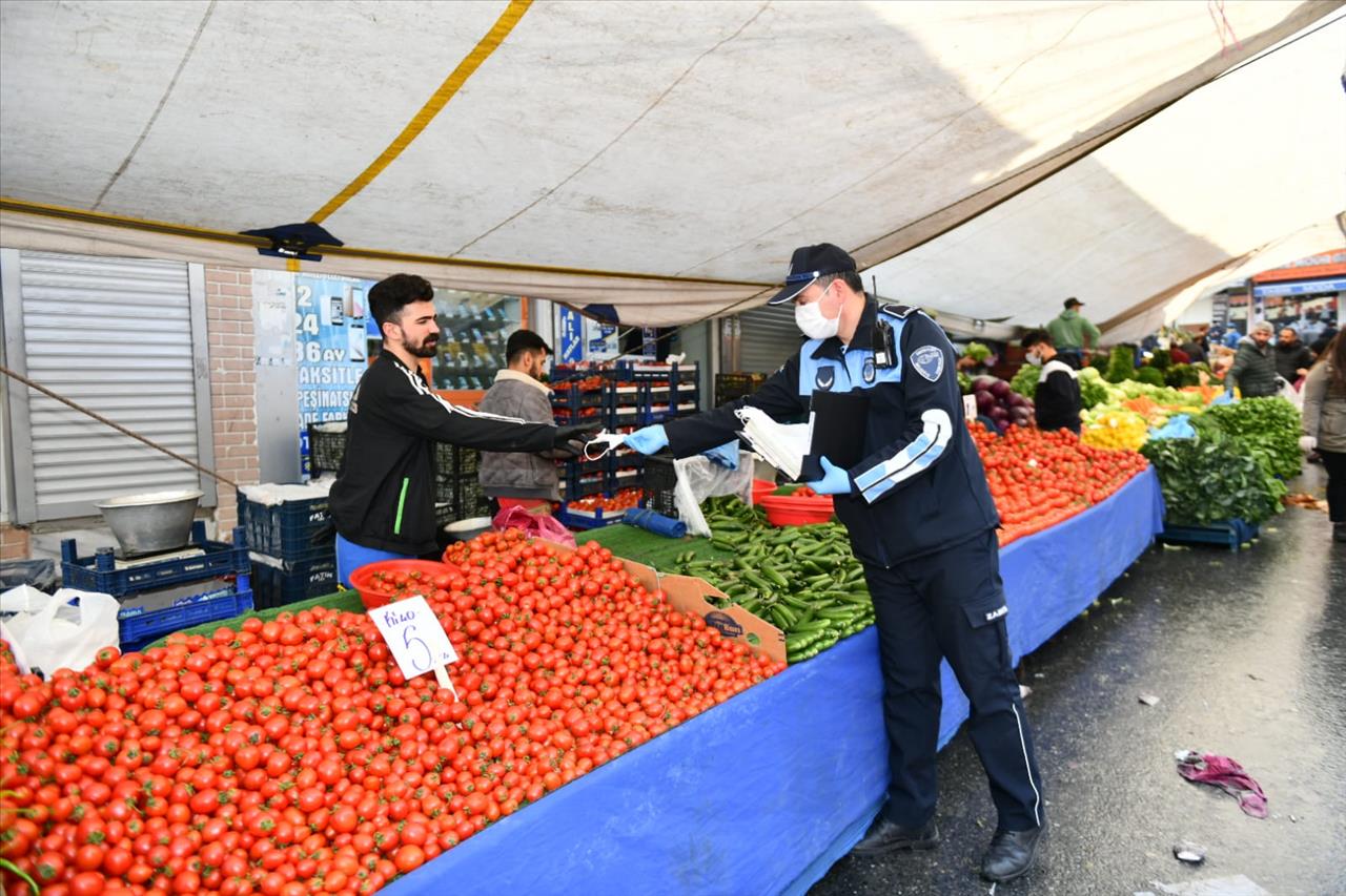 Esenyurt Zabıtası Pazar Yerlerinde Denetimlerini Sürdürüyor