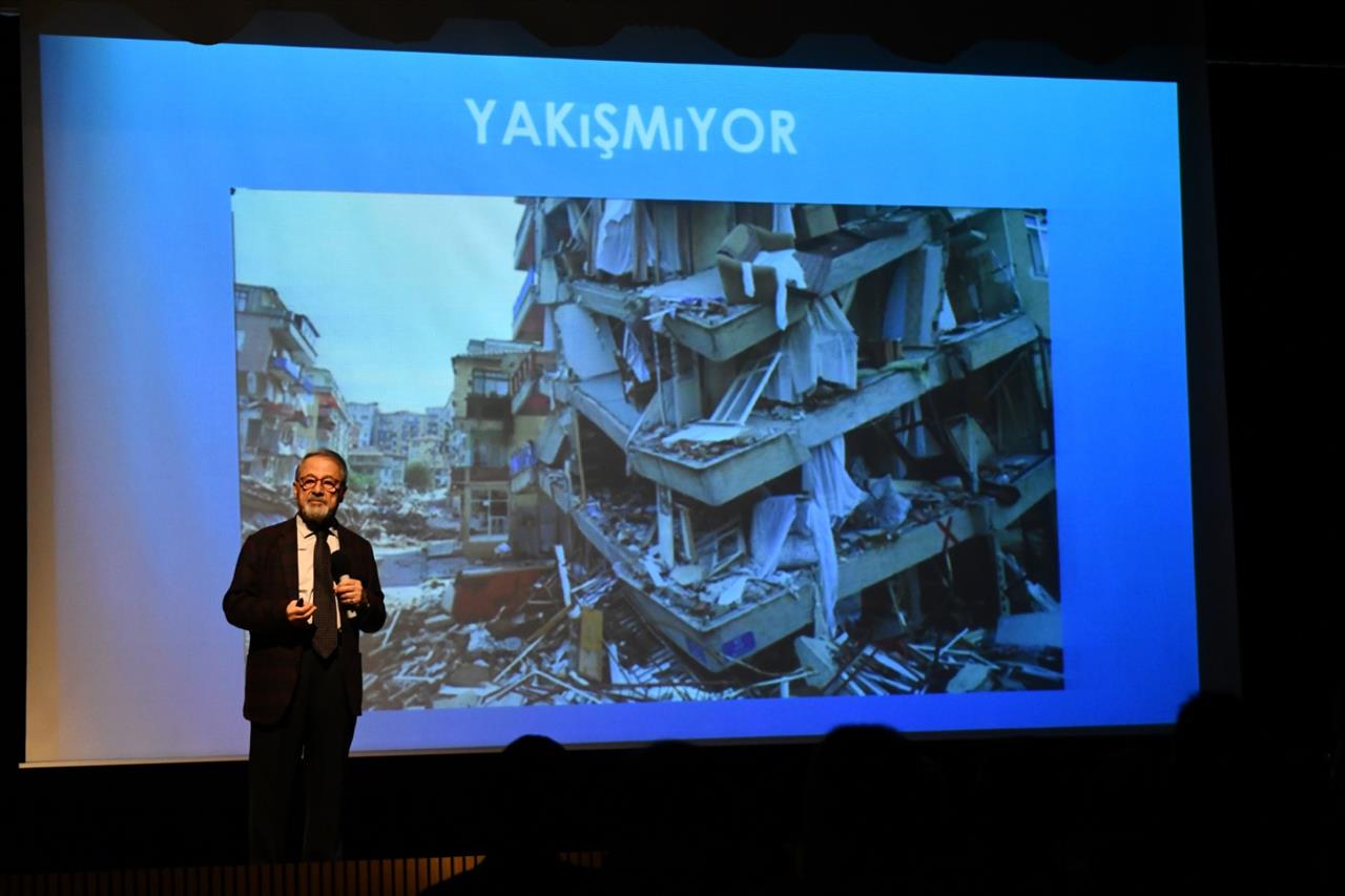 Naci Görür Esenyurt’ta Eğitimcilere Seslendi: “İlçenize Sahip Çıkın"