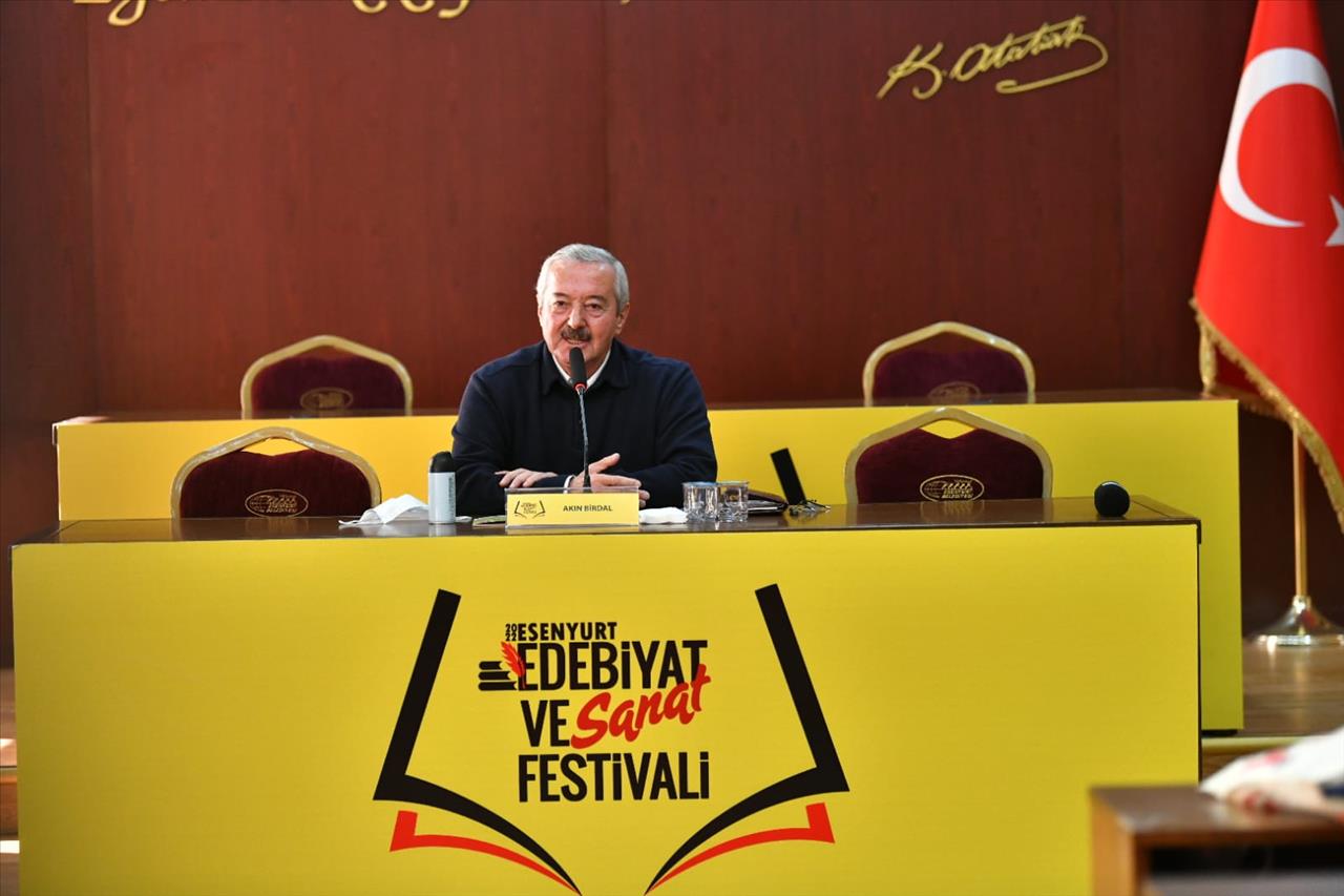 Esenyurt Edebiyat Ve Sanat Festivali 2. Gününde