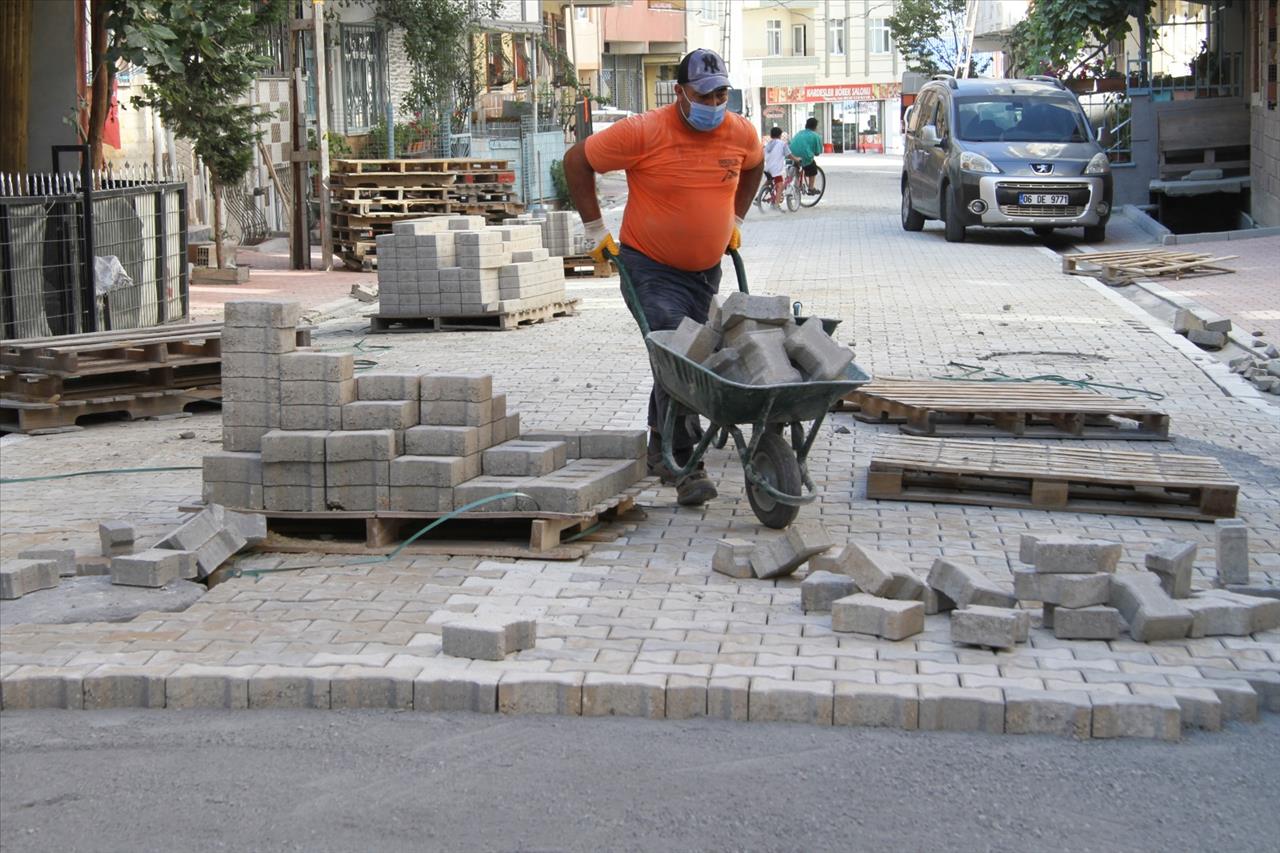 Esenyurt’ta Cadde Ve Sokaklar Yenileniyor