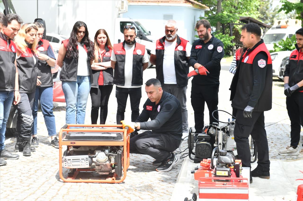 Esenyurt’un Kahramanları Olası Afetlere Hazır