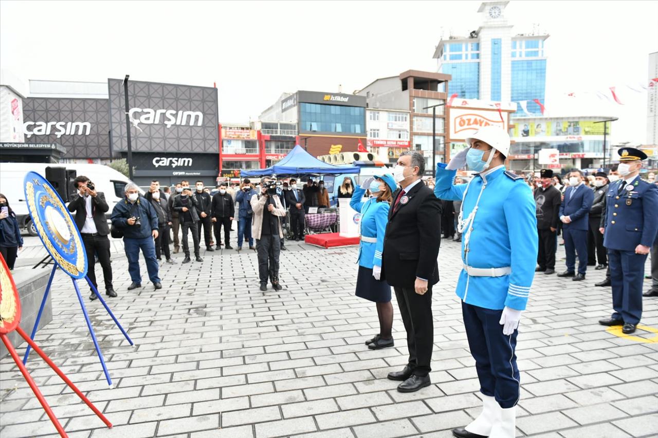 Pandemiyle Mücadele Eden Sağlık Çalışanları Ata’sını Unutmadı