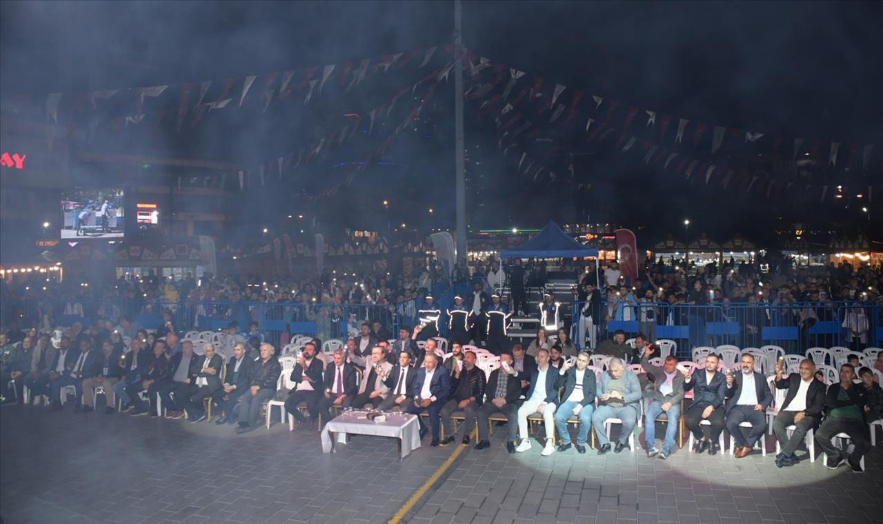 “Kardeşlik Şöleni” Türkiye Renkleriyle Sürüyor...