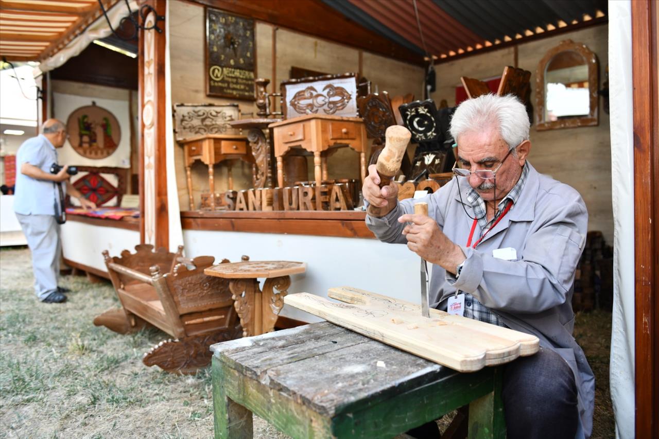 3. Uluslararası Esenyurt Halk Dansları Müzik ve Sanat Festivali’nden Tüm Dünyaya Barış Ve Kardeşlik Mesajı