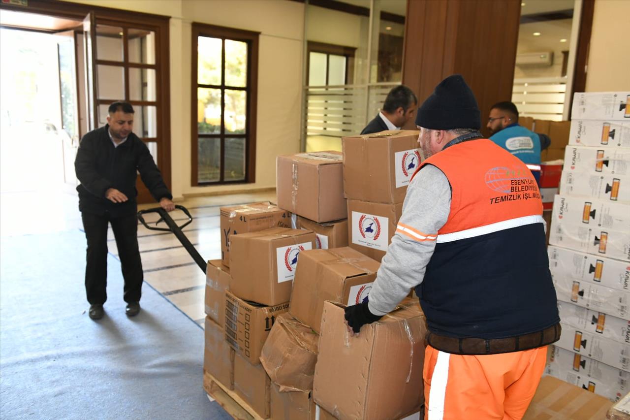 Esenyurt'tan Deprem Bölgesine Gönül Köprüsü Kuruldu