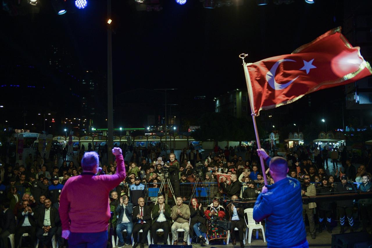 Ege ve Akdeniz’in Sıcaklığı Esenyurt’u Sardı