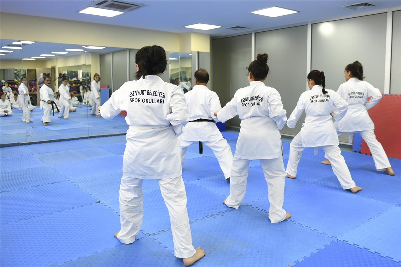 Esenyurtlu Çocuklardan Karate Kursuna Büyük İlgi