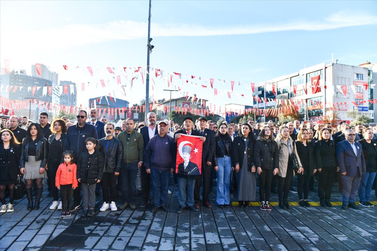 Esenyurt Ata’sını Saygı Ve Minnetle Andı