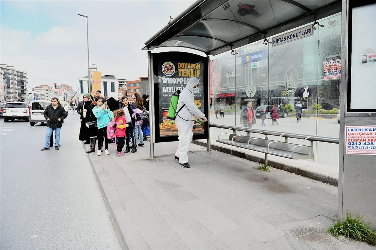 Esenyurt Belediyesi Hijyen Timleri İş Başında