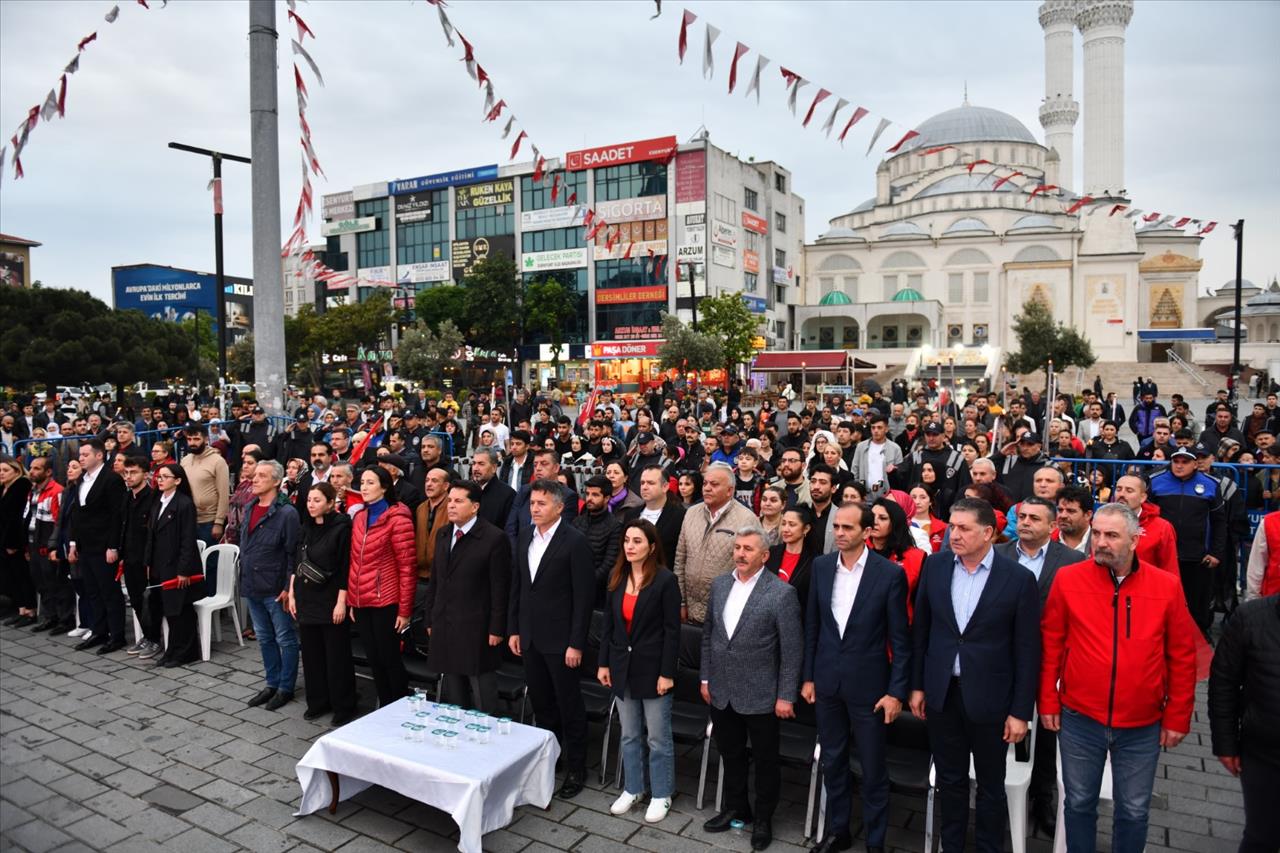 Esenyurt’taki 19 Mayıs Etkinliklerinde Genç Yetenekler Sahne Aldı