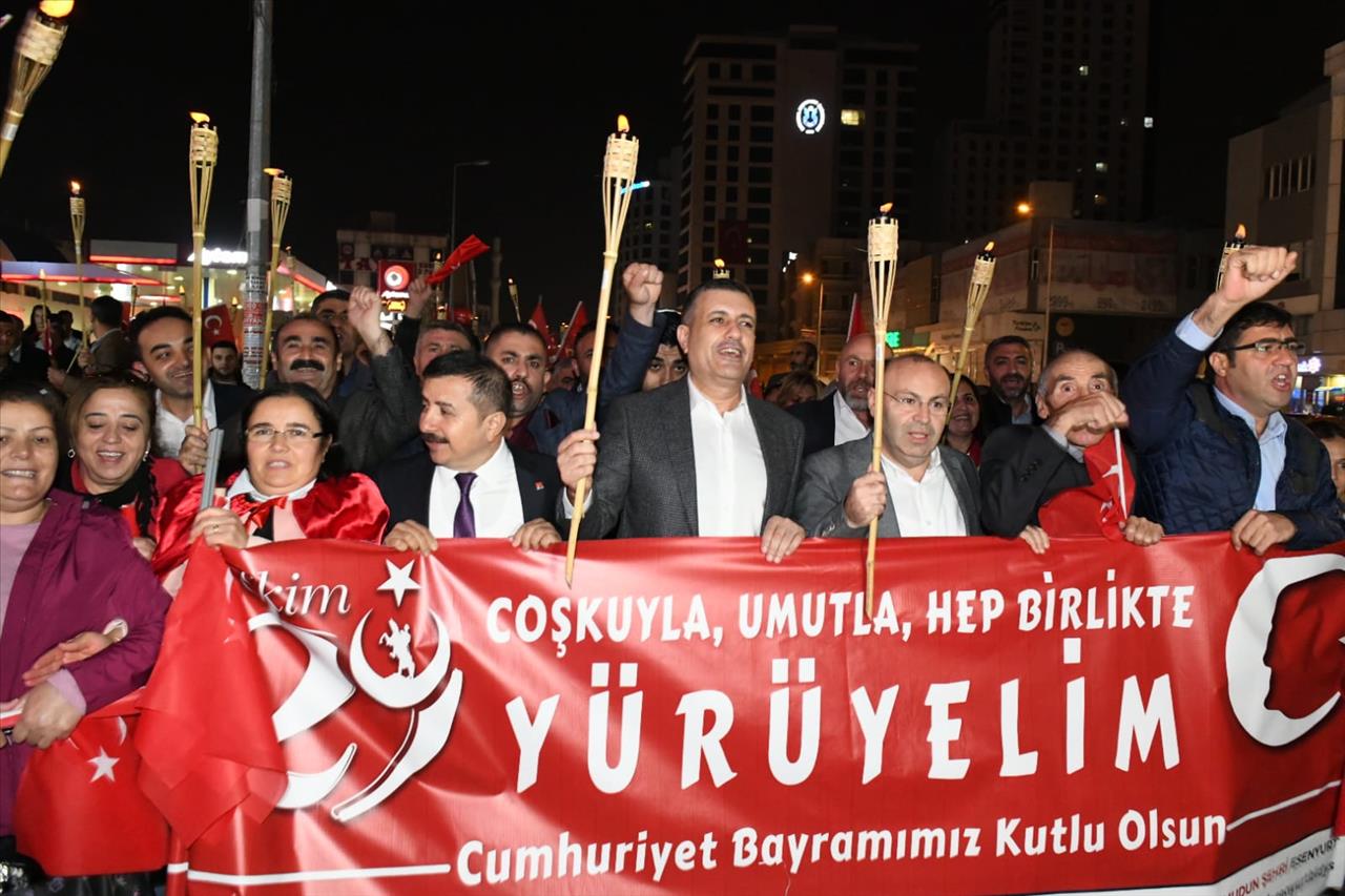 Esenyurt’ta Kardeşlik Halayı