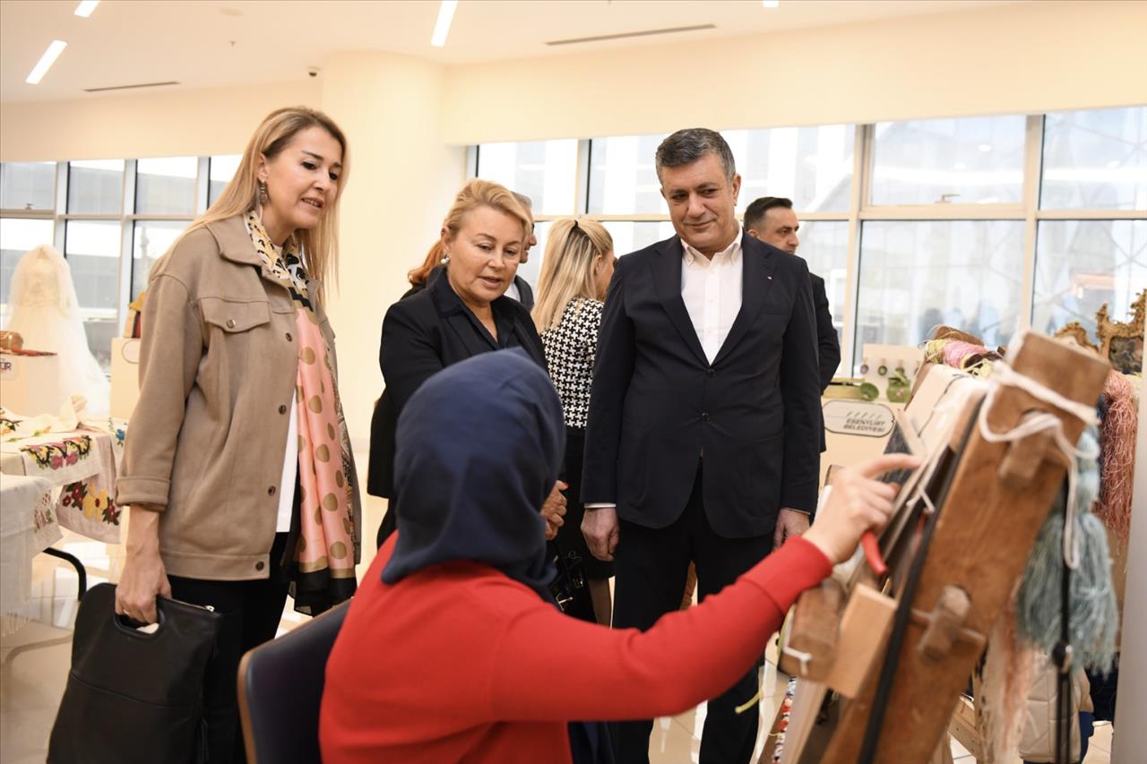 Sabancı’dan Üreten Kadınların Sergisine Ziyaret