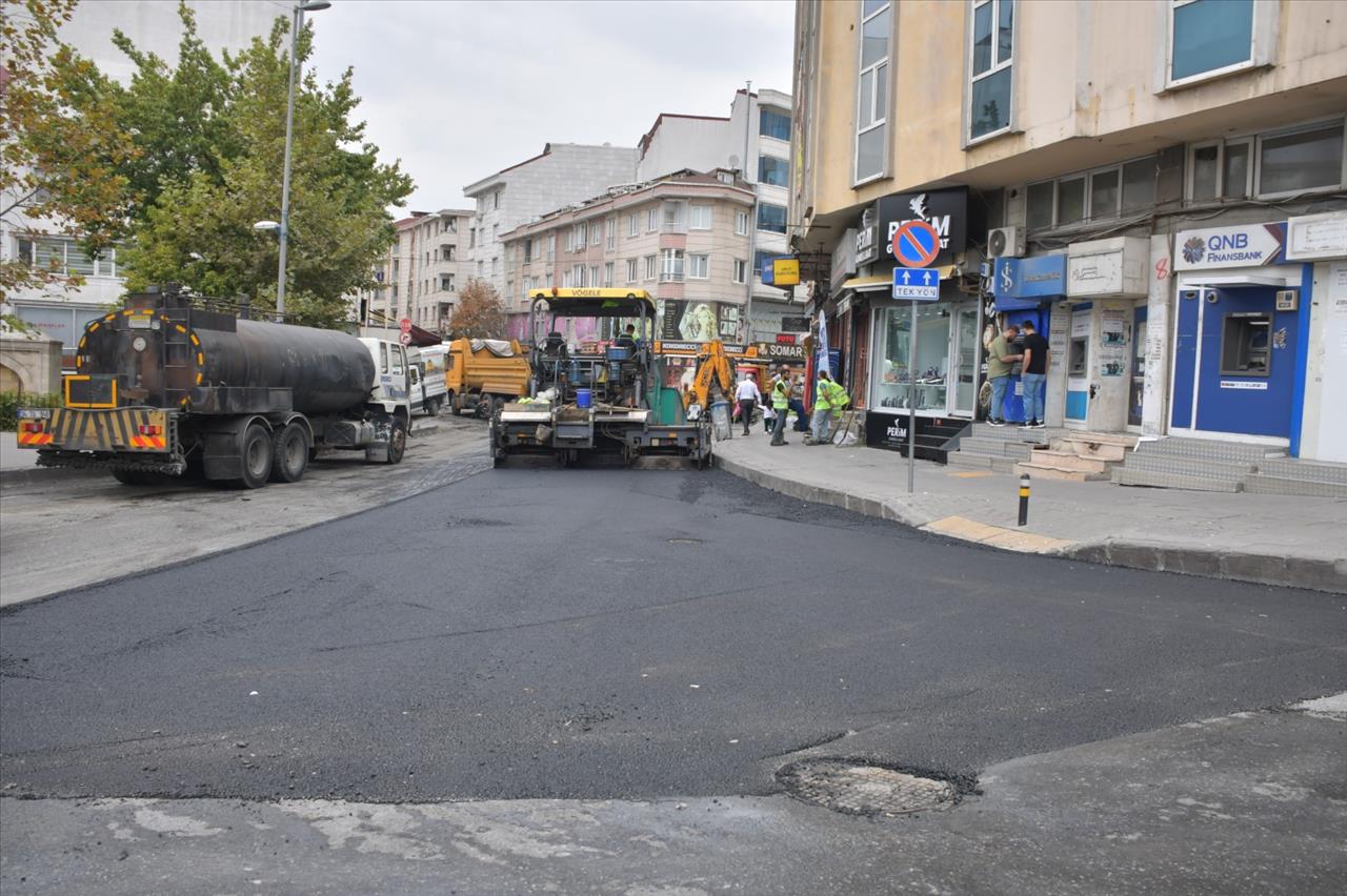 Esenyurt’ta Yıllardır Bozuk Olan Yollar Yenileniyor!