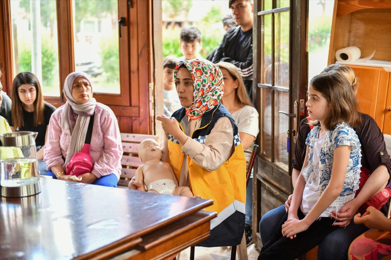 Esenyurtlular İlk Yardım Eğitimleriyle Bilinçleniyor