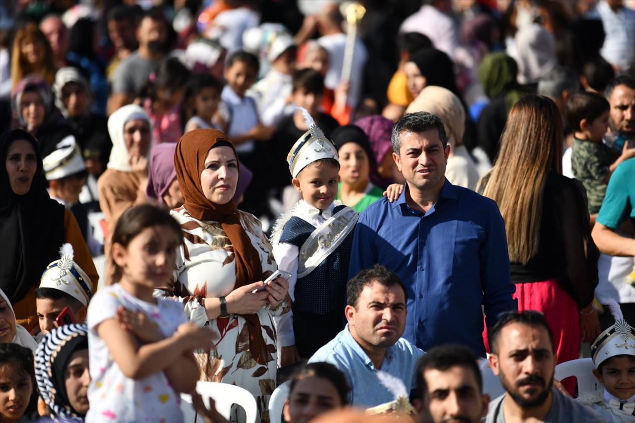 Esenyurtlu Minikler Sünnet Şöleninde Gönüllerince Eğlendi