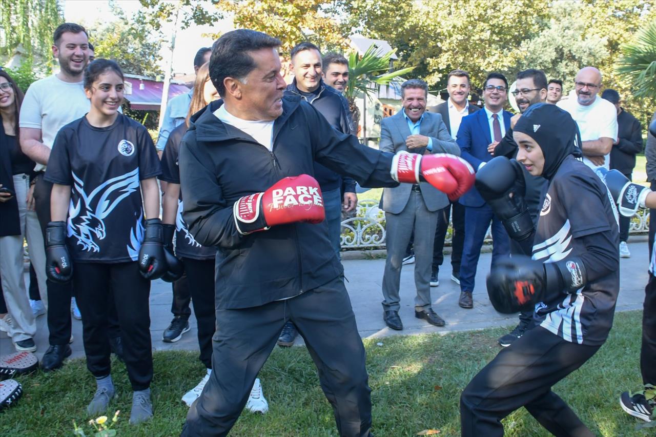 Başkan Özer ve Gençlerden Avrupa Hareketlilik Haftası’nda Anlamlı Etkinlik