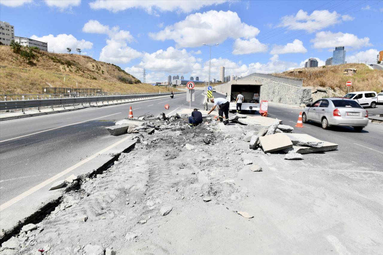 Esenyurt’ta 3 Ana Arteri Birbirine Bağlayan Kavşak Güvenli Hale Getiriliyor