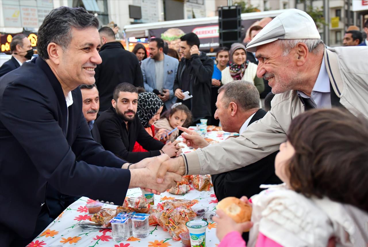 Esenyurtlular İftar Sofrasında Buluştu