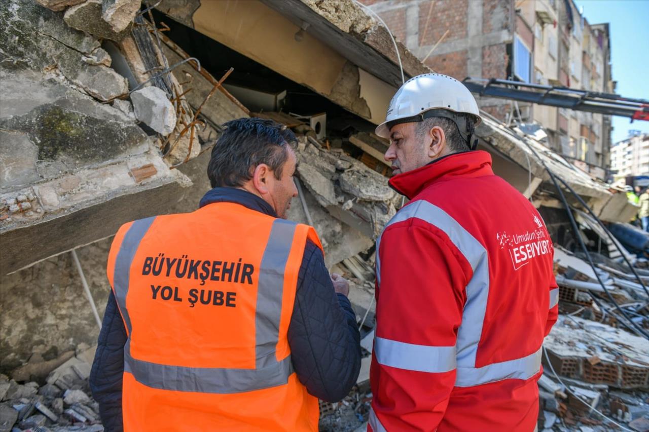 Esenyurt Deprem İçin Tek Yürek Oldu