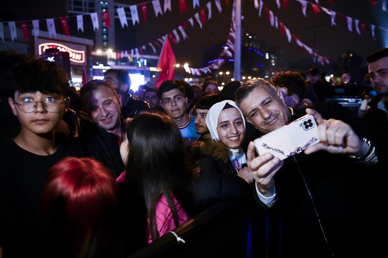 Kuzeyin Oğlu Volkan Konak Esenyurtlularla Buluştu