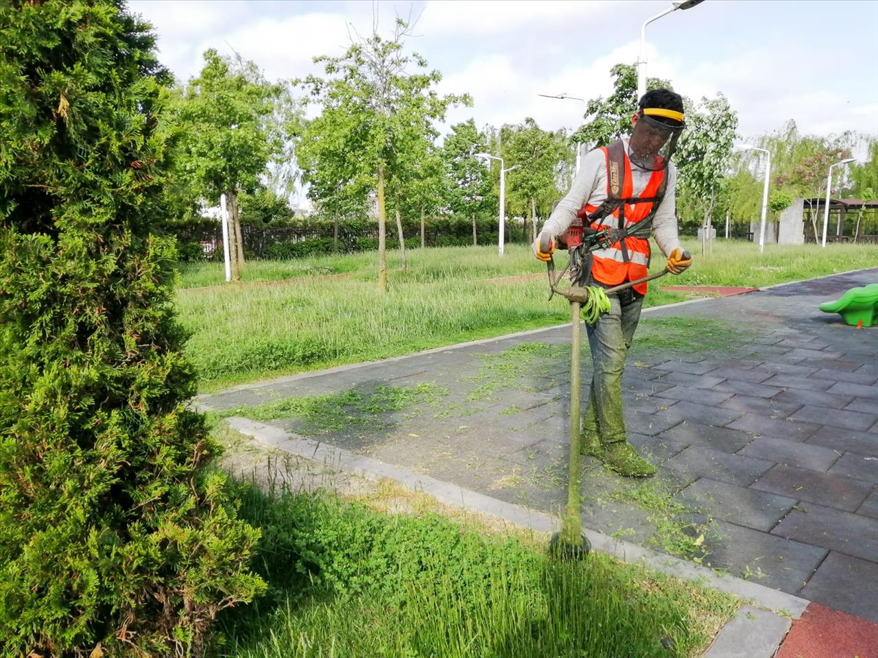 Esenyurt'ta Çocuk Parkları Dezenfekte Ediliyor