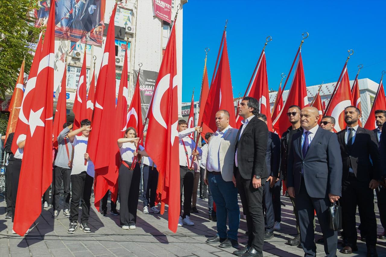 Esenyurt’ta 29 Ekim Coşkusu Sürüyor