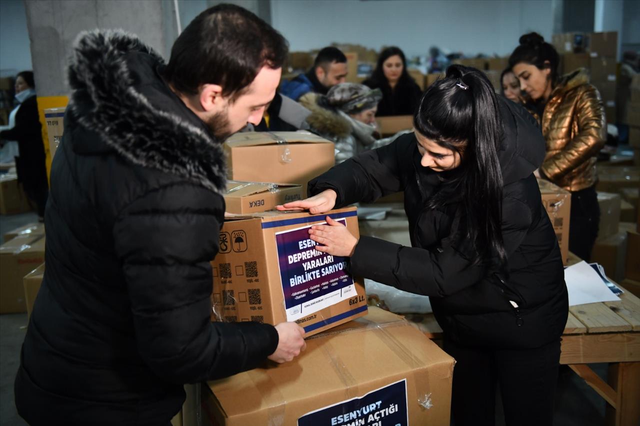 Onlarca Yardım Tırı Eseyurt’tan Deprem Bölgesine Gönderildi