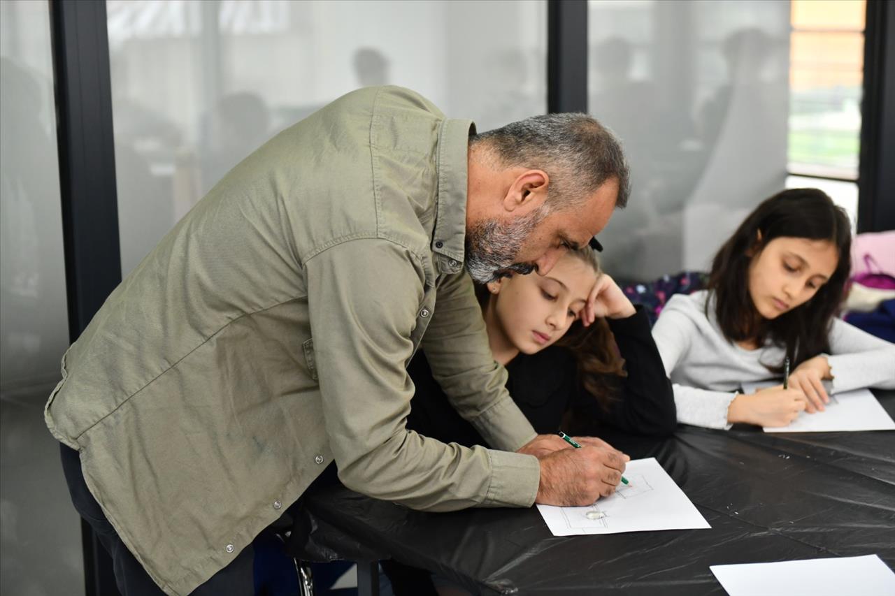 Çocuk Üniversitesi’nde Minikler Hem Eğlendi Hem Öğrendi