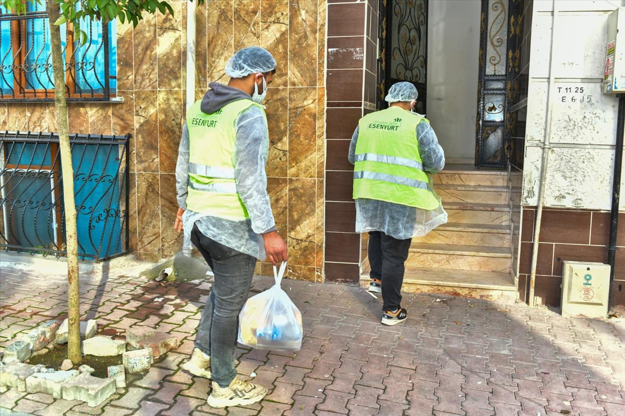 Esenyurt Belediyesi’nden Covid Tedavasi Görenlere Gıda Yardımı Devam Ediyor 