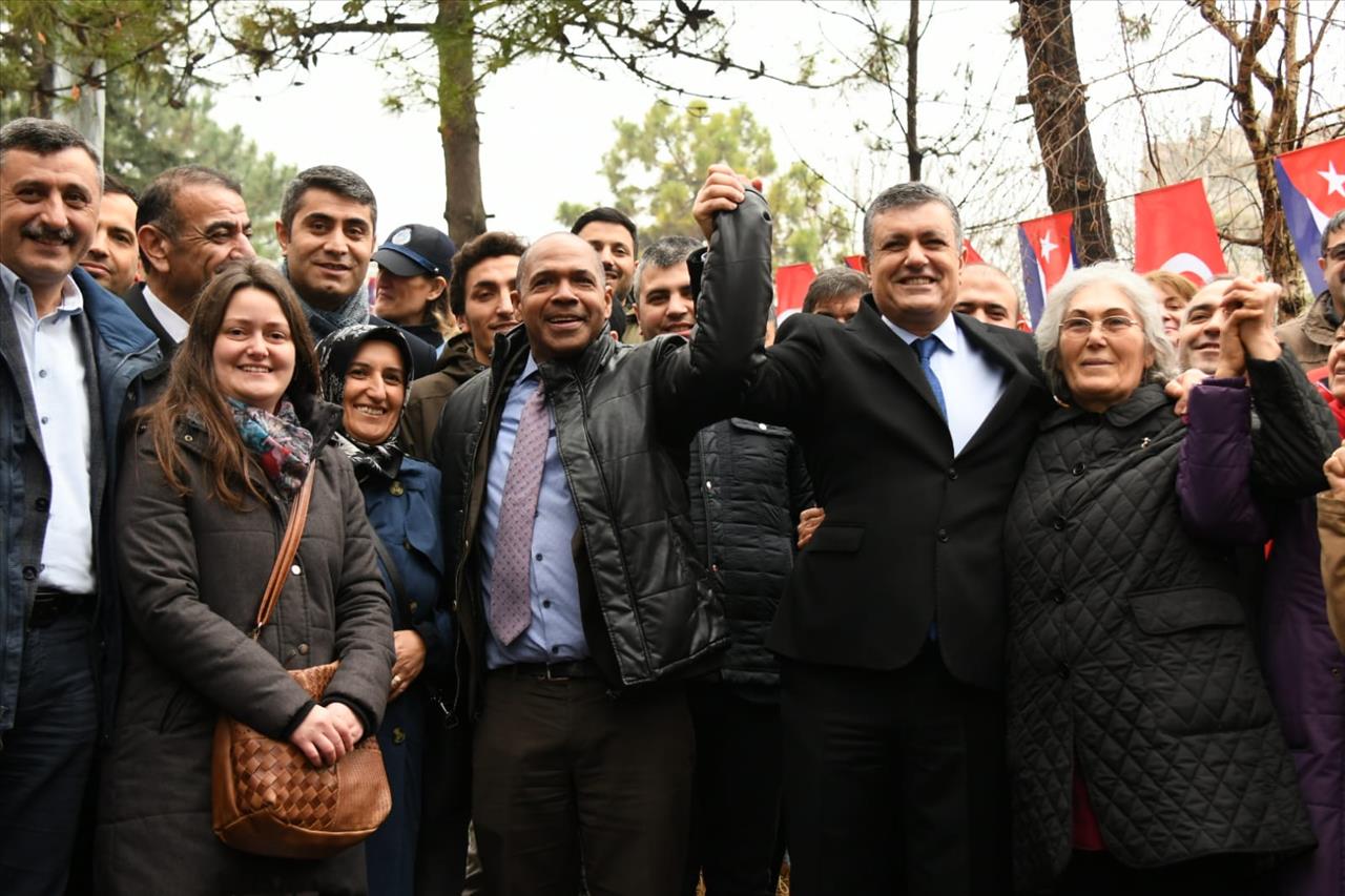 Küba'nın Ulusal Kahramanı Jose Marti Esenyurt'ta Anıldı