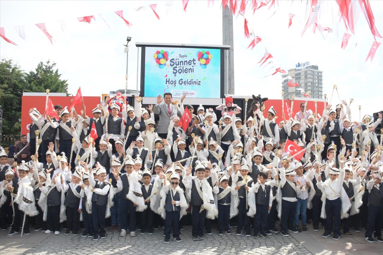 Esenyurtlu Çocuklar Sünnet Şöleninde Doyasıya Eğlendi