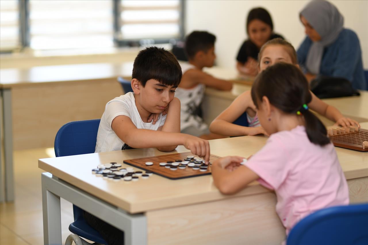 Esenyurtlu Çocuklar Eğlenerek Öğreniyor