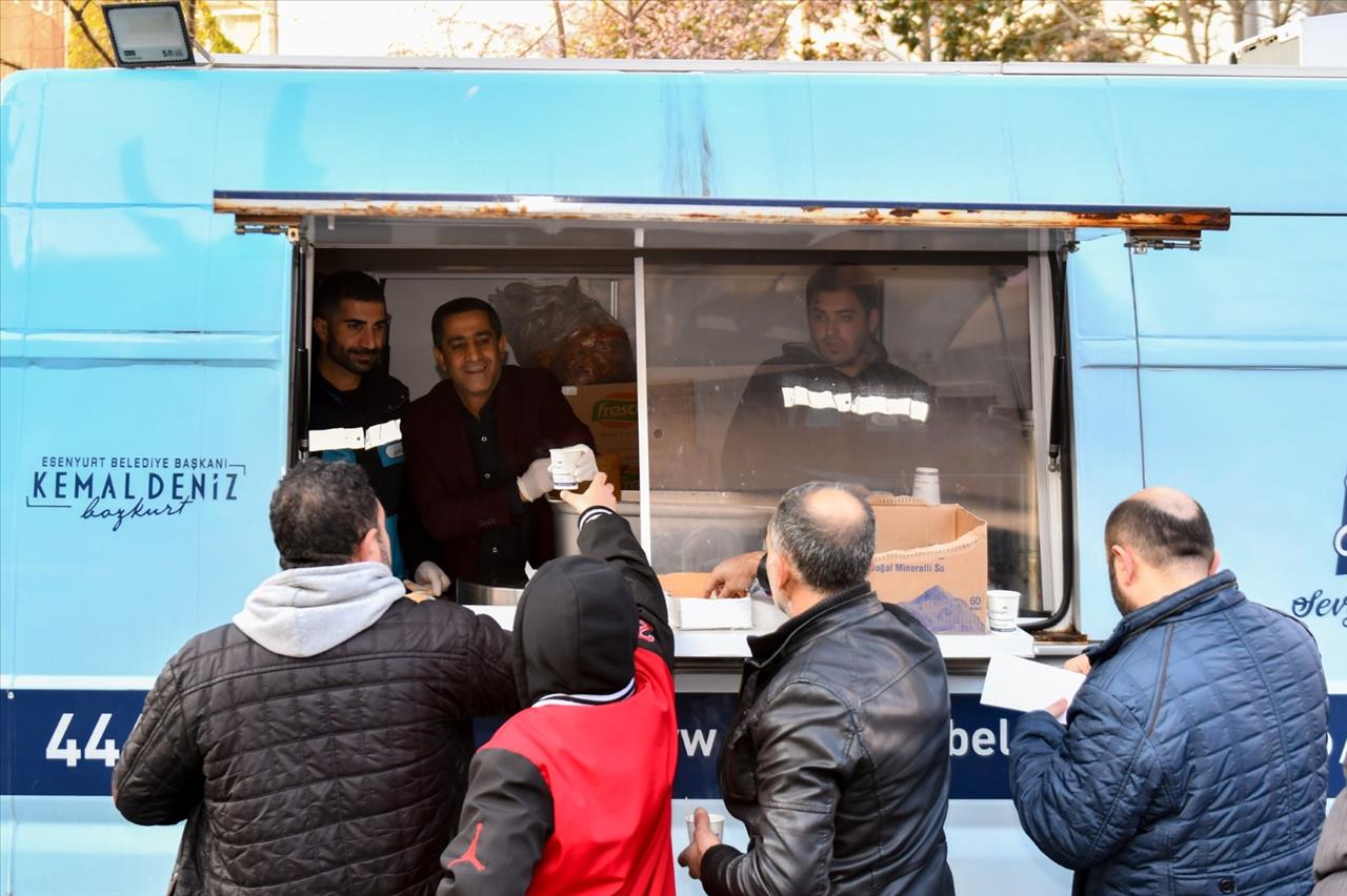 Esenyurt Belediyesi'nden EYT’lilere Destek