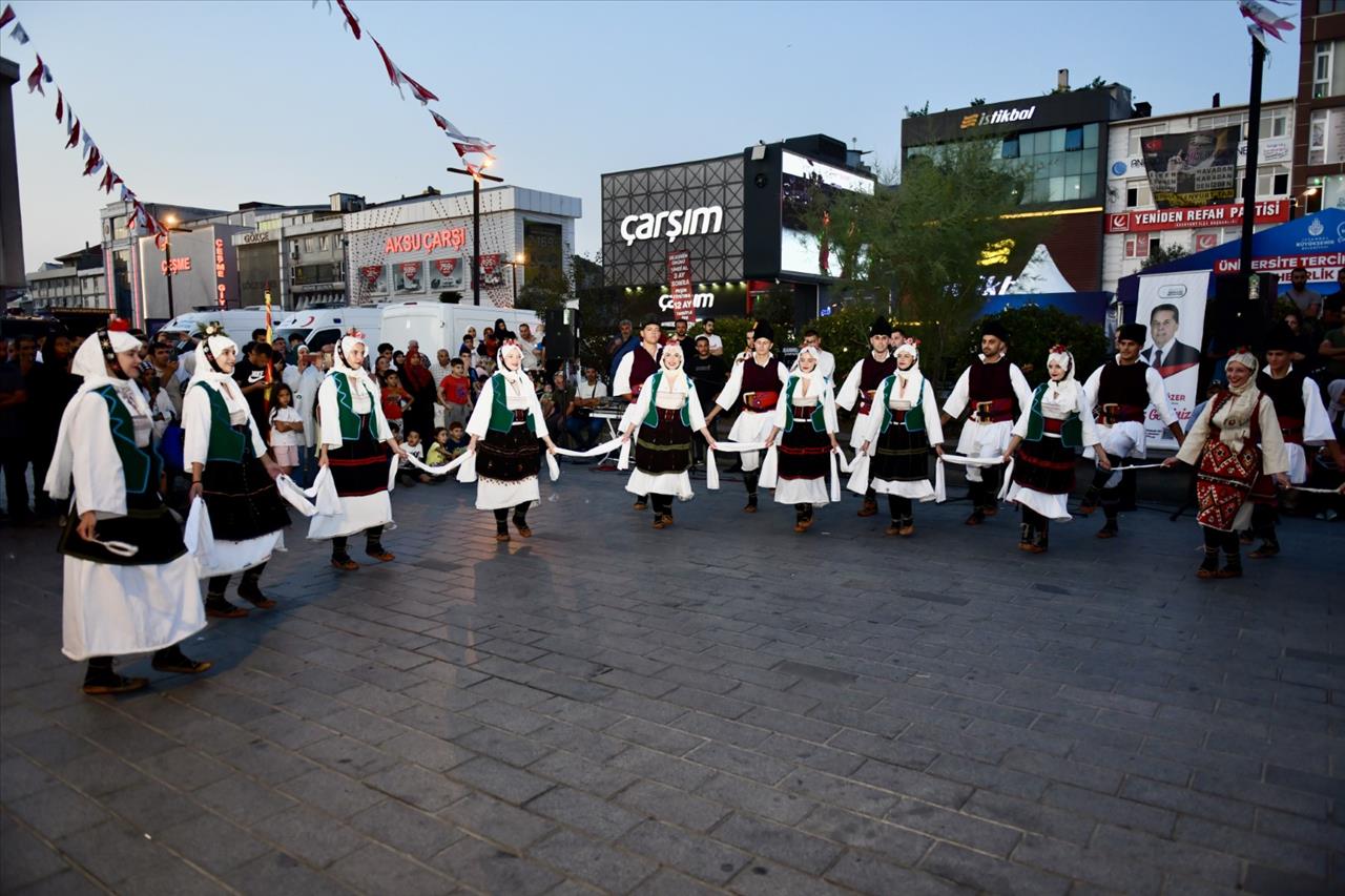 Manuş Baba Şarkılarını Esenyurtlular İçin Söyledi